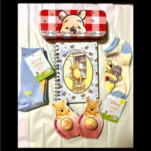 Disney Winnie the Pooh Red and Yellow Gift Set